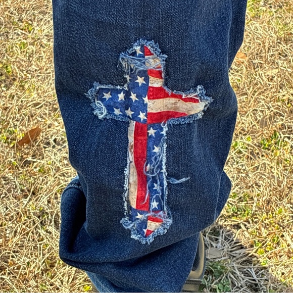 Men’s Abercrombie & Fitch Cross USA Flag Patched Distressed Blue Jeans, 38x34 - Picture 6 of 12